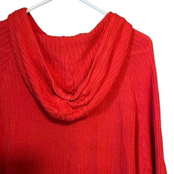 Chaser Women's Red Waffle Knit Hooded Pullover Size Small - Picture 5 of 6